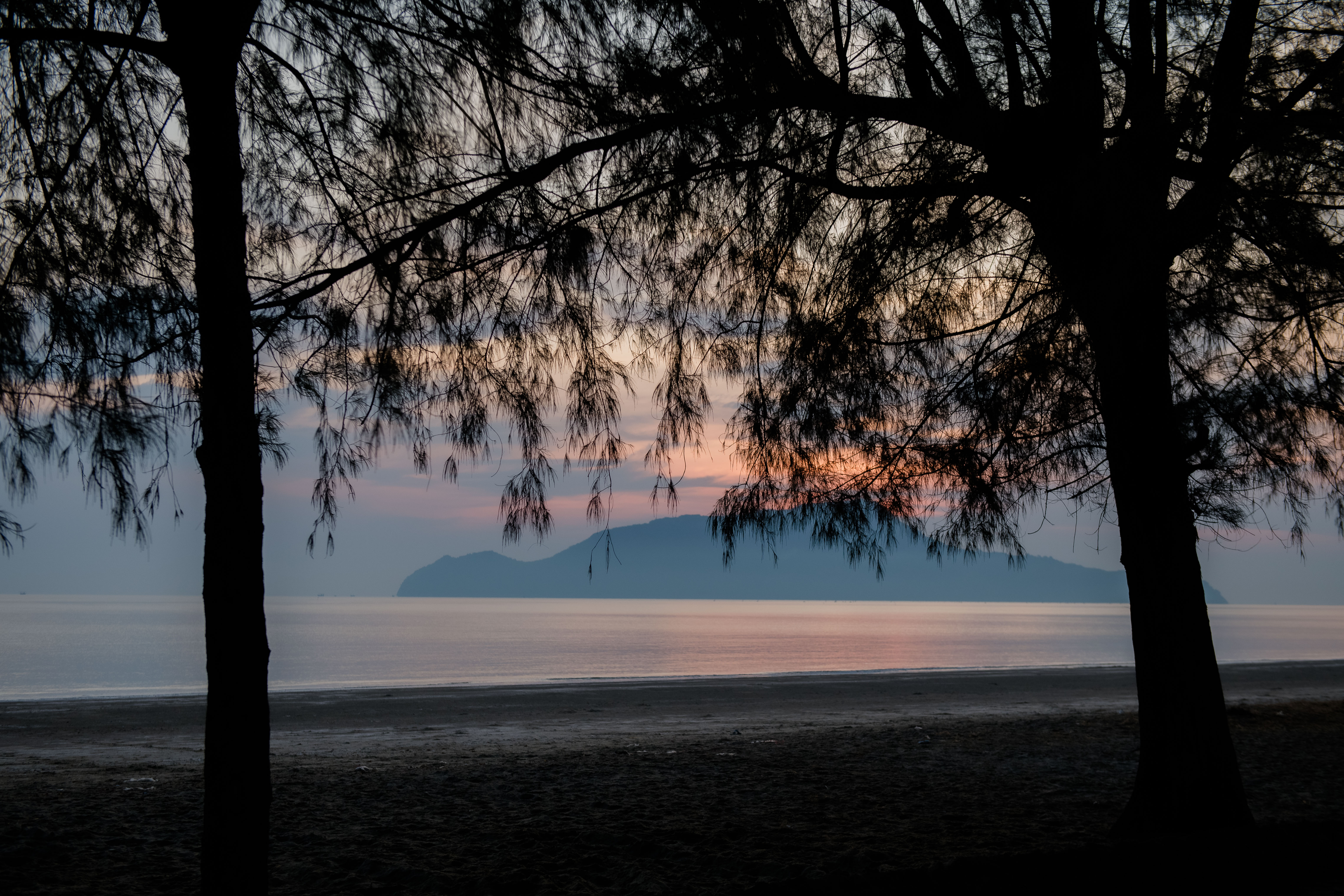 Sunrise over Sam Roi Yot during the morning run