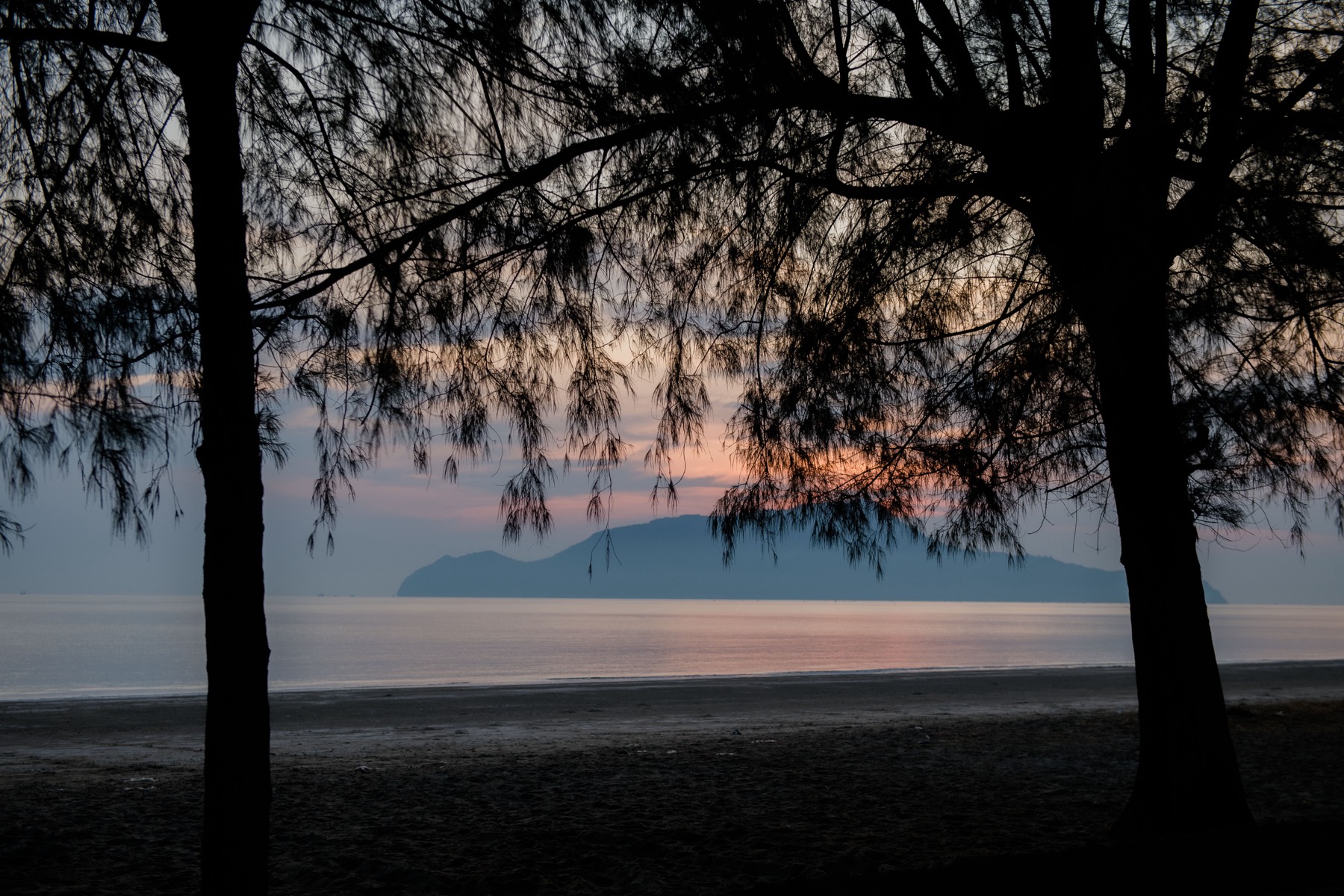 Sunrise over the bay at Sam Roi Yot